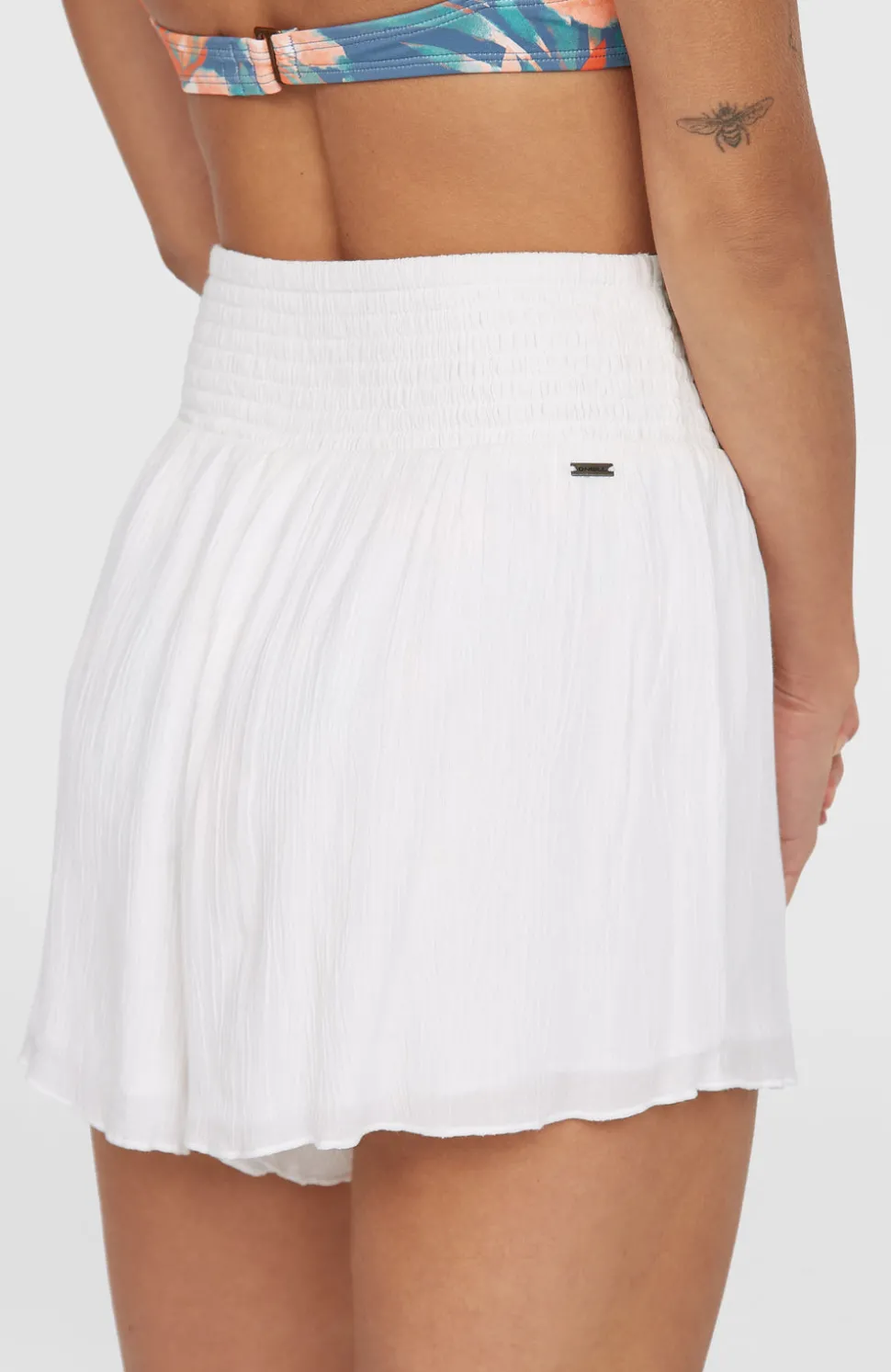 DamesJohnny Smocked Waist short| Wit